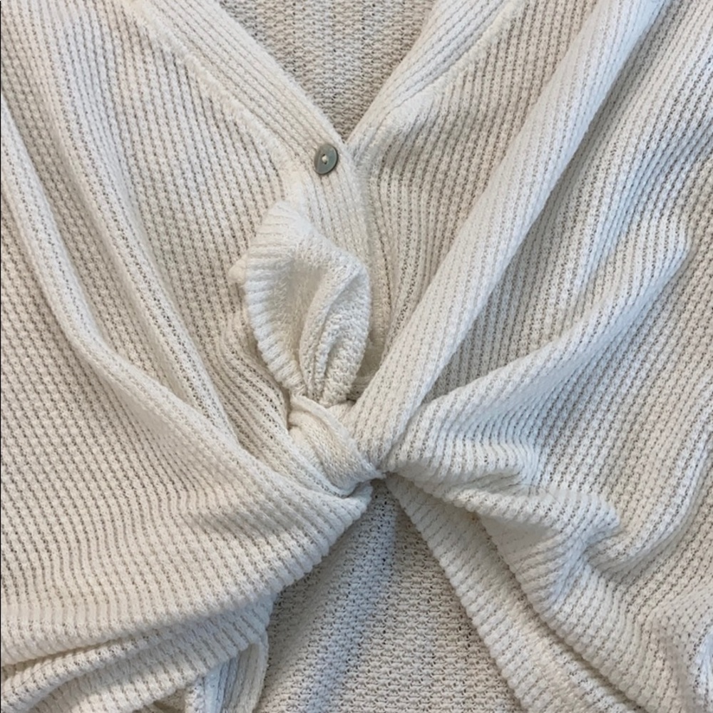 URBAN OUTFITTERS LONG SLEEVE. - Picture 3 of 4